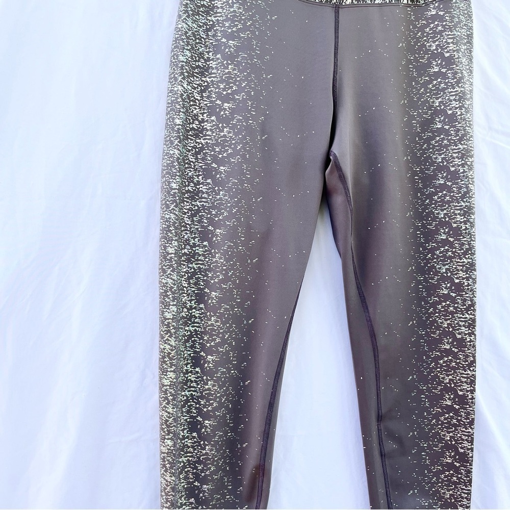 FREE PEOPLE MOVEMENT | NWOT TIDE IS HIGH LEGGINGS IN RAINBOW REFLECTIVE LARGE - Picture 3 of 8